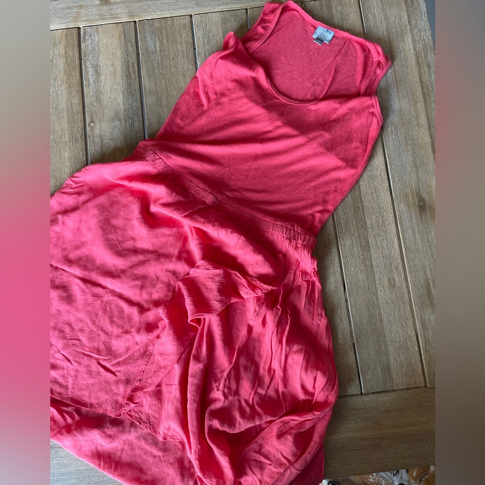 Converse women’s size small dress in great condition
